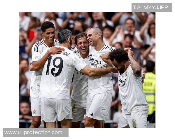 劳尔传奇再现：从少年天才到世界足球巨星的辉煌历程