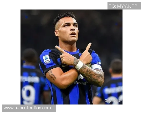 目前最火足球球星是谁引领全球足球潮流成就与争议并存